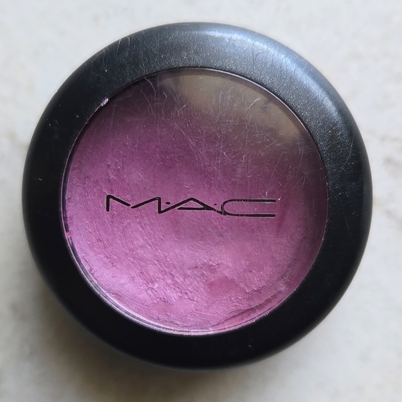 MAC Cosmetics Cream Color Base in the LE Color "Fuchsia Perfect" Frost Finish. - Picture 1 of 6